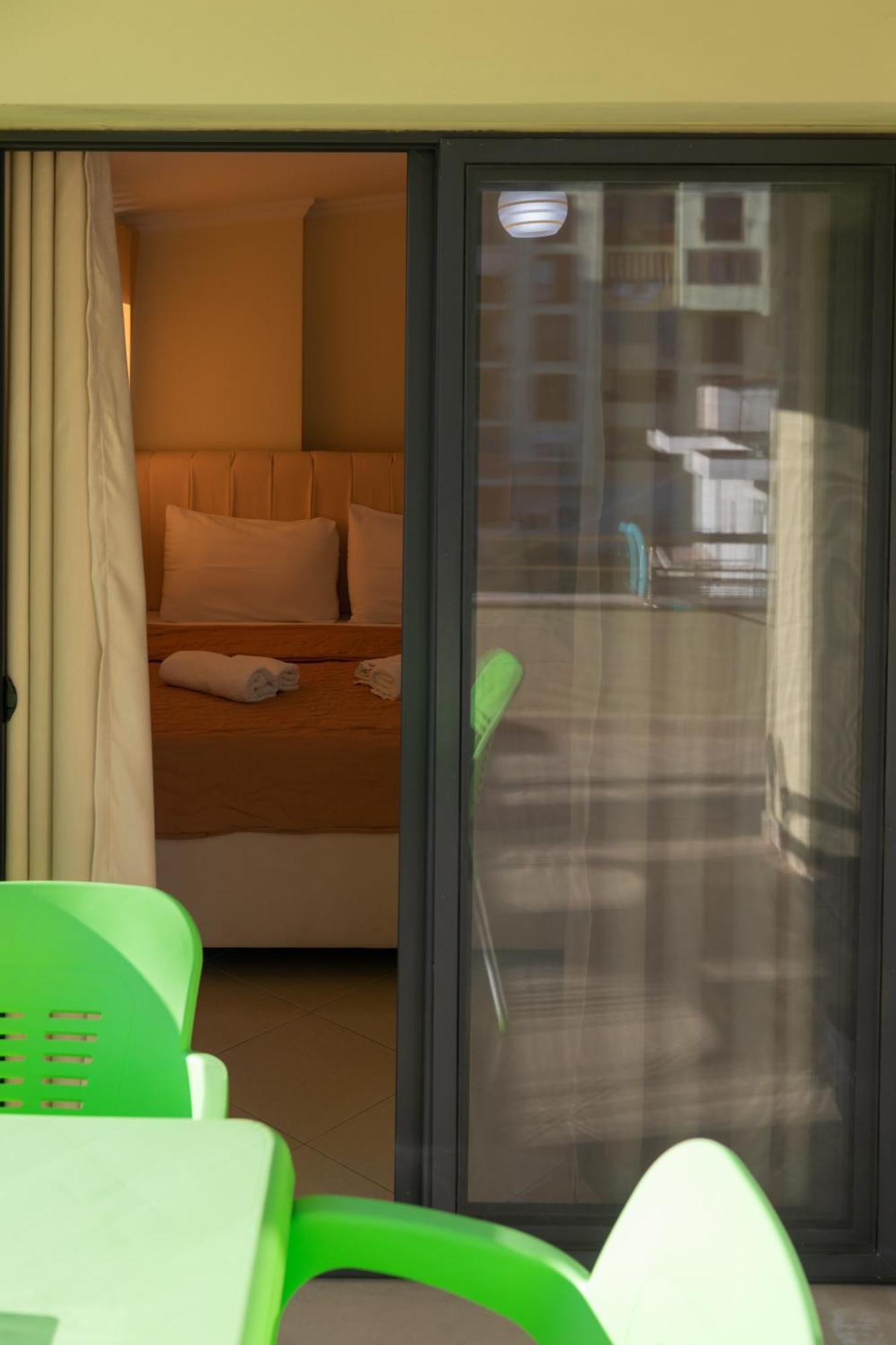 Vila Emi Apartment'S Дуррес Екстер'єр фото